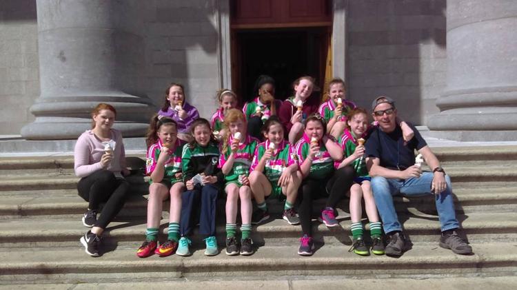 Enjoying ice cream on the Cathedral steps