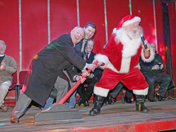 Black Friday &ndash; bargains galore in Longford tomorrow as Santa officially switches on Christmas lights