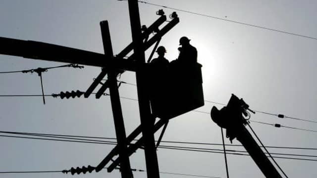 Crews worked to restore power within an hour and a half.