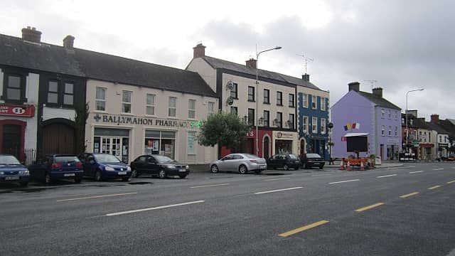 Gardaí are appealing for witnesses following an armed raid at a bookmakers in Ballymahon.