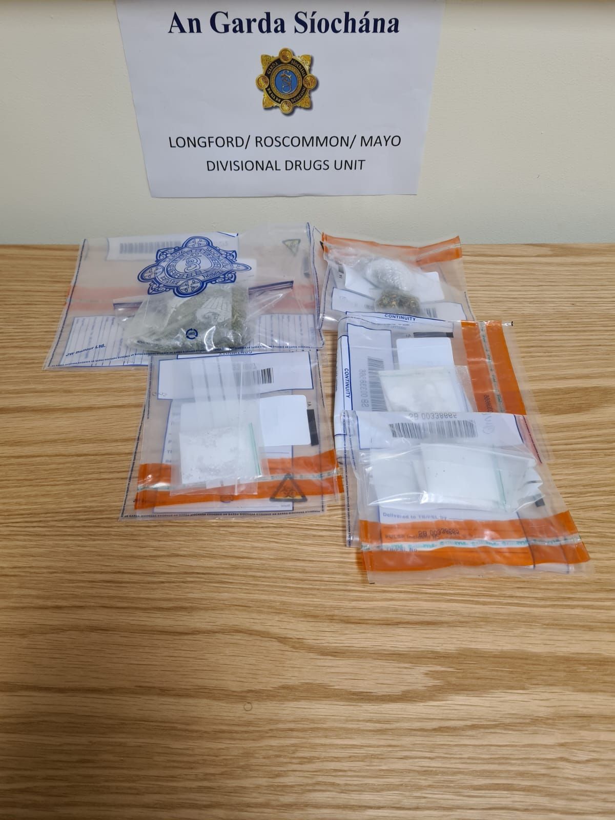 Cocaine and cannabis with an estimated street value of €2,700 was seized