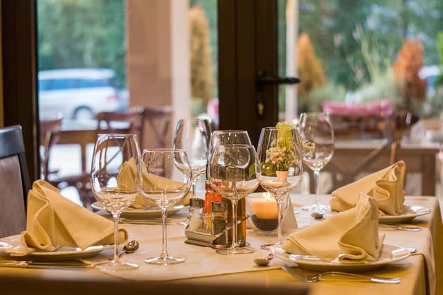 reinstatement of the VAT rate has been detrimental to the hospitality sector. Image by Nenad Maric from Pixabay