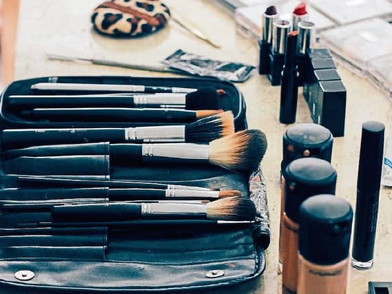 Makeup PHOTO: pixabay