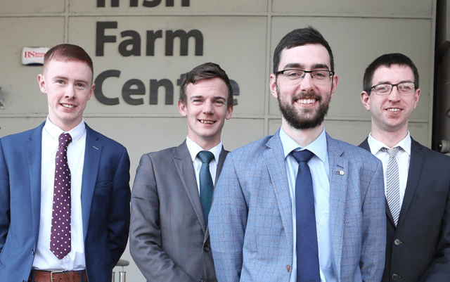 Macra President Thomas Duffy (front centre)