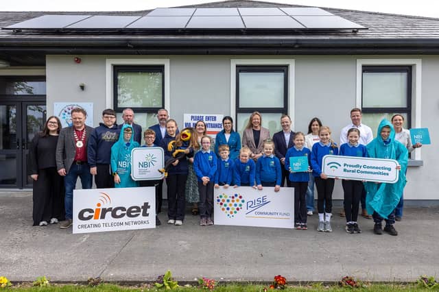 Pictured at Fermoyle National School, Longford (L-R): Alison Reid, Longford County Council; Cllr Garry Murtagh, Cathaoirleach of Longford County Council, John Brannigan, Director of Services, Longford County Council; Noel Gallagher, Circet; Elaine Sheridan, Principal; Students of Fermoyle NS; Christine Collins, Longford County Council; Jenny Fisher, CEO of NBID ; Danny O’Toole, Longford County Council; Siobhan Grealy, Longford County Council; Sean McCormack, Deputy Principal; and Sandra Dinan, NBI.