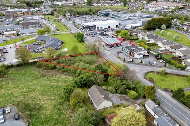 The site, outlined in red, located on the Dublin Road