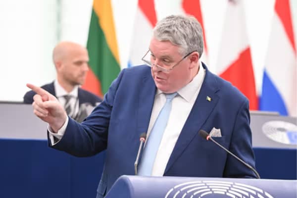 Longford MEP Ciaran Mullooly has described it as ‘absurd’ that Irish businesses selling to customers in other EU countries would face ‘disproportionate costs’.