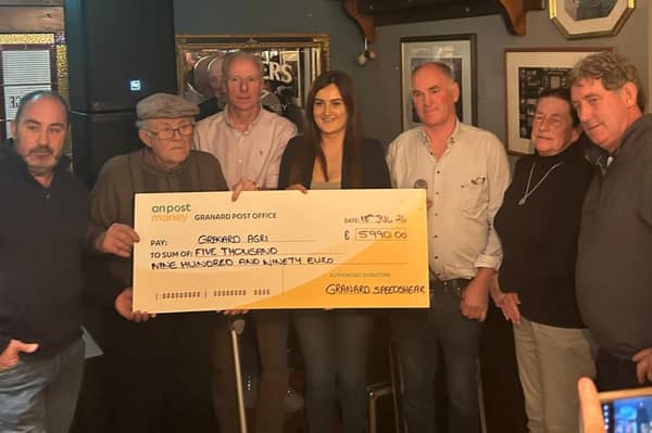 Pictured l to r are; Granard Show Chairperson Gerry Tully, Mattie Connell (former Show Chairperson), Sean Donohoe (Joint Treasurer), Louise and Mickey Kelly of Kelly’s Bar, Kay Tully (Joint Treasurer) and Sean Kiernan (Vice Chairperson).