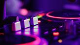 DJ 