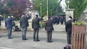 WATCH | Longford Garda Station leads a minute's silence in tribute to Detective Garda Colm Horkan 