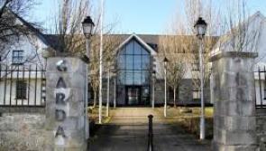 Gardai launch investigation into suspected arson attack on two cars in Longford town 