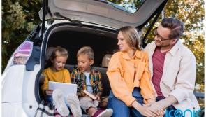 10 tips to keep the kids entertained on long journeys this Christmas