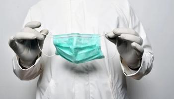 Government 'hopeful' there won't be a return to mandatory mask-wearing as Covid numbers rise