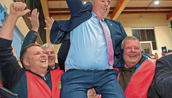 Longford Supporters secure a seat for the Boxer