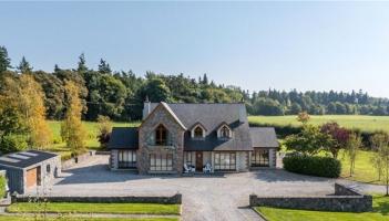 Looking for your dream home? Buy a €6 ticket for a chance to win this €800,000 Midlands property 