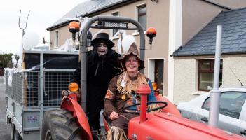 Longford children enjoy Halloween scare with V for Vendetta and Barry the Scarecrow 