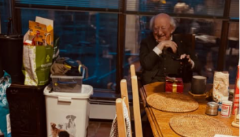 'A man of the people' - Photo of Michael D Higgins goes viral as everyone says the same thing