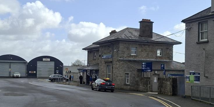 Longford train station 