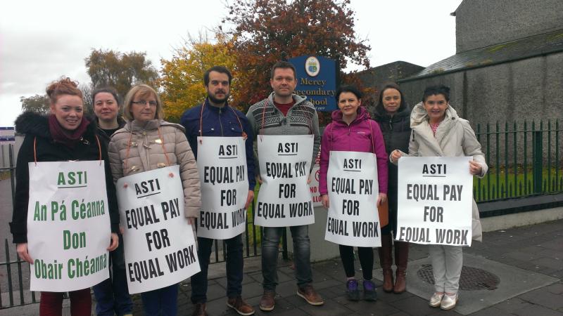 ASTI strike in Longford: ‘Equal pay for equal work’ insist Ballymahon teachers 