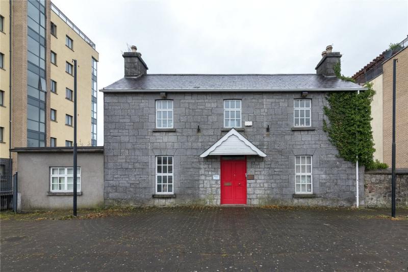 Longford Chamber of Commerce HQ 'Harbour House' sells for €190,000 at public auction 