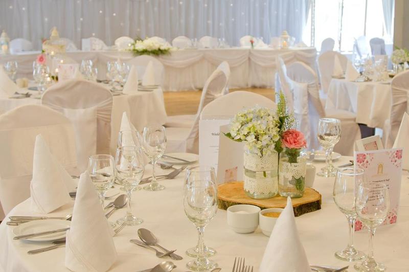 Summer punch and sweet treats at Annebrook Summer Wedding Open Evening