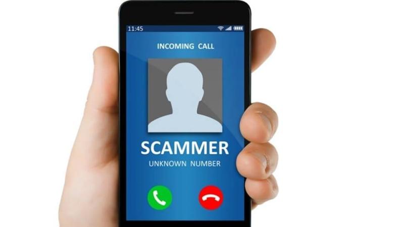 Gardaí warn public to be extra vigilant after a man is duped out of substantial sum of money in elaborate scam 