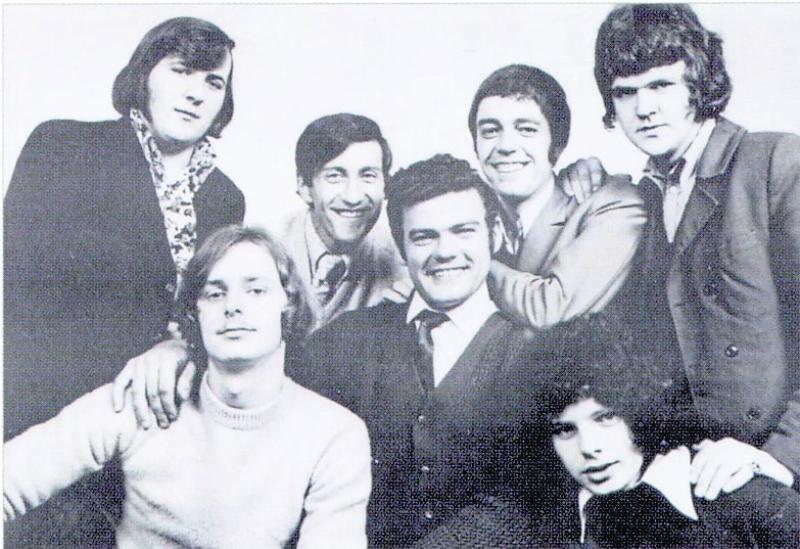 Longford bids farewell to gifted footballer and renowned showband performer, the late Paddy Hanrahan