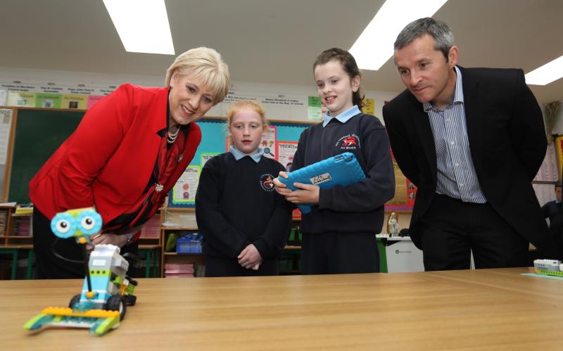 Ministers Humphreys and Halligan announce winners of Science Foundation Ireland Discover Primary Science and Maths Awards 2