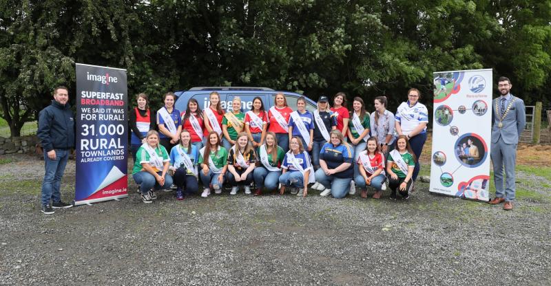 Pictured above at the launch the Blue Jean Country Queens representing their Macra clubs with Macra president Thomas Duffy and Eddie Sharpe of Imagine.