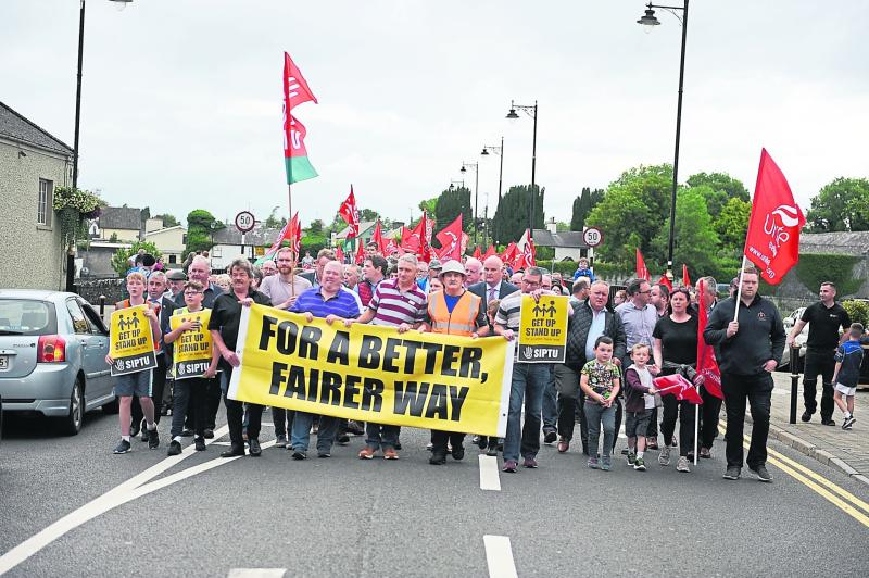 Save our jobs: Hundreds turn out for Bord na Móna protest in Lanesboro