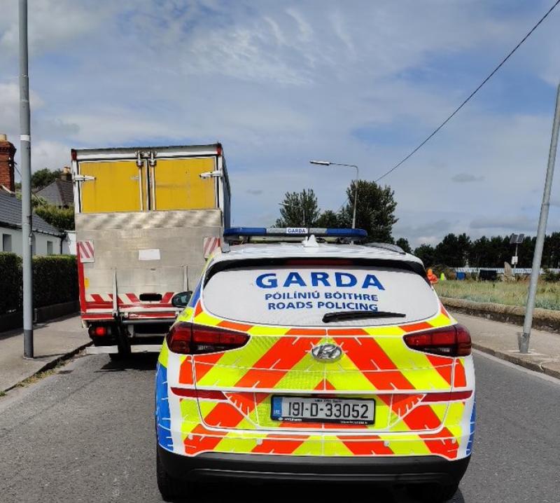 'I got a text,' Gardaí post Love Island tweet on dangers of using the phone while driving 