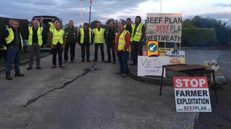 Beef plan members protest at Kilbeggan