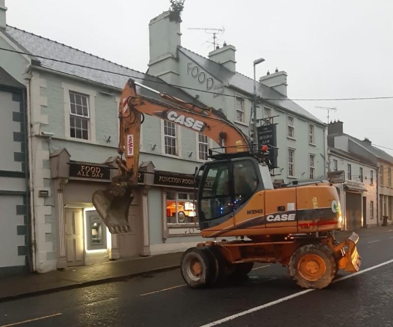 Three arrested, €300,000 recovered and vehicles seized as Gardaí foil daring ATM raid