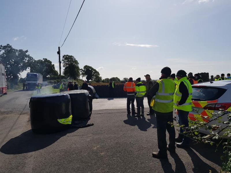 Farmers in protest at Slane