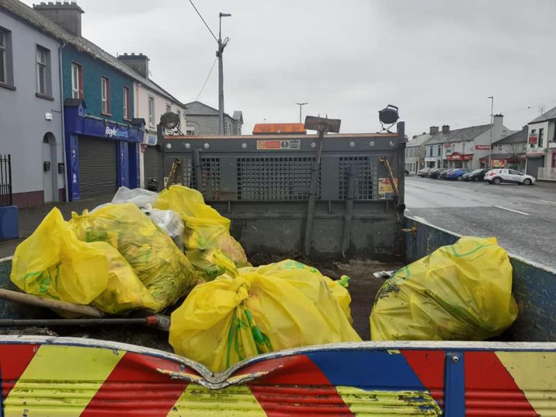 Ballymahon Tidy Towns disheartened as youths flout social distancing advice and leave cans and bottles strewn in 1916 Garden