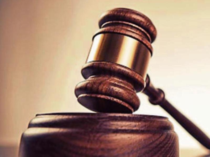 Notorious on-the-run con woman to remain in custody 