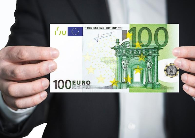 WATCH: Longford gardaí issue alert about rising cases of 'Bank Jugging'
