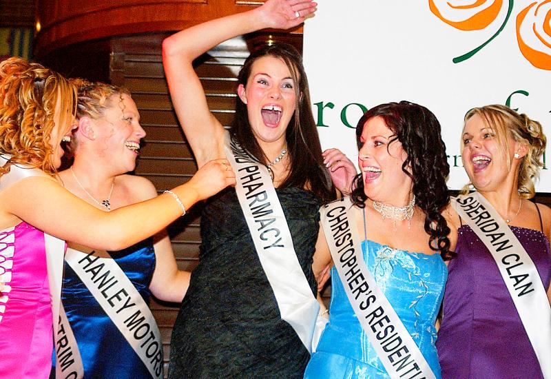GALLERY | Longford students in Paris, Ballinalee family meets Bill Clinton & Ardagh horse wins big feature in our trip Down Memory Lane