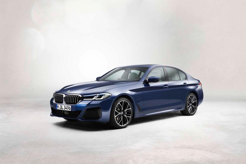 The ultimate driving machine - New BMW 530e Saloon makes some serious sparks to the electric range of vehicles