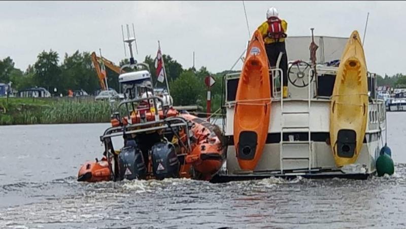 Lough Ree RNLI rescue thirteen people on board stranded boats on the Longford lake shore