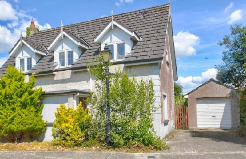 Detached home off M7 motorway going under hammer for €110k 