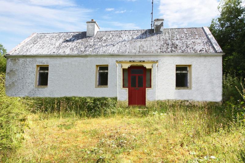 Cottage in the country? Tw-bed on 1 acre has €40k guide price 