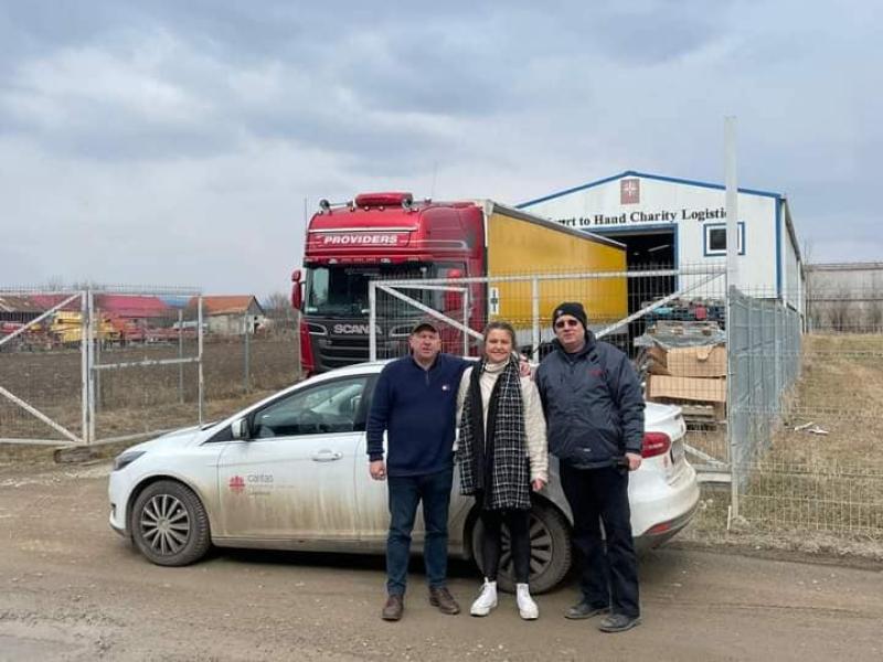 Longford father and daughter transport humanitarian aid to Ukrainians forced to flee their homes