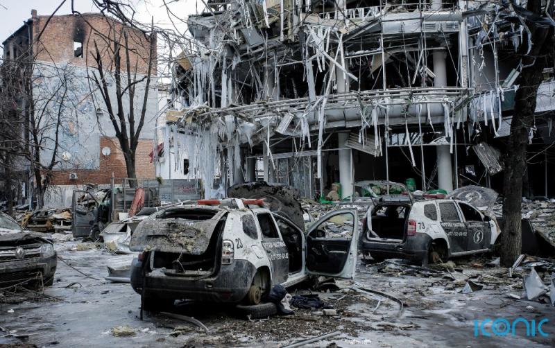 Hundreds trapped in theatre after Russian air strike hits Ukrainian city