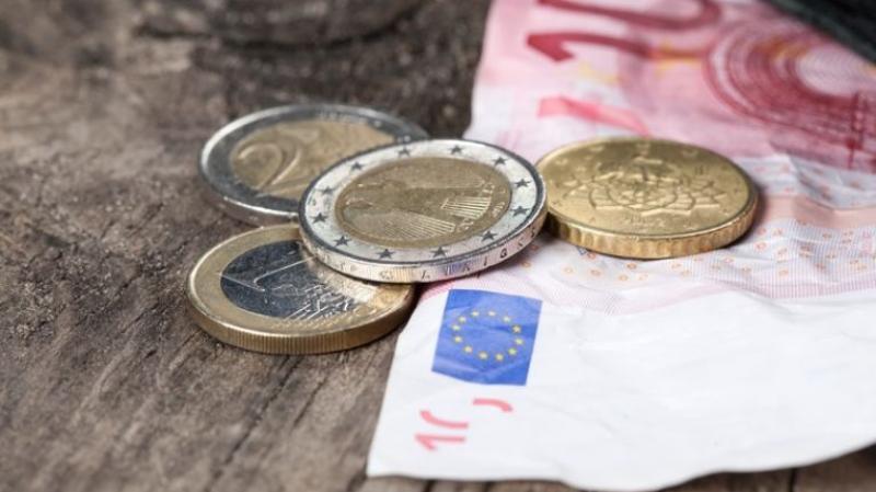 Consumer goods hit inflation rate of 1980s as cost of living crisis deepens