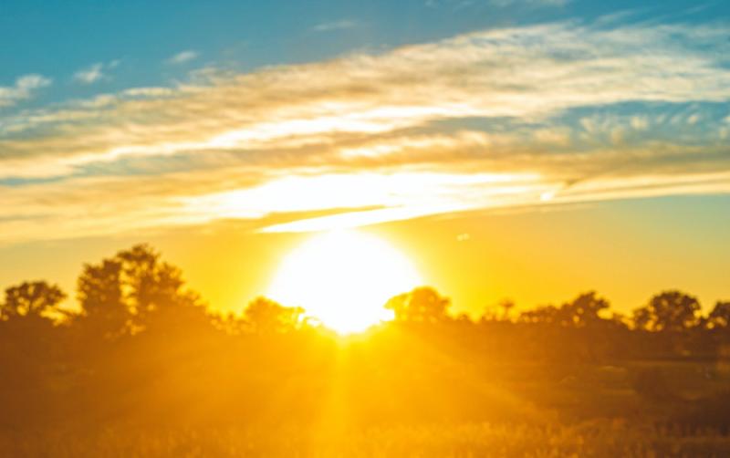 WEEKEND WEATHER: Mainly dry and sunny this weekend with temperatures hitting a possible 25 degrees