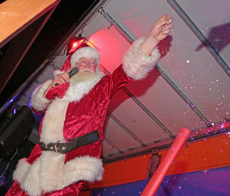 Santa switches on Longford Christmas lights