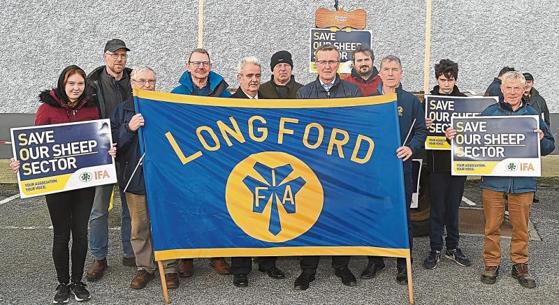 Longford farmers pictured at the IFA Sheep Protest held in Roscommon recently along with IFA President, Tim Cullinan and Kevin Comiskey, Chairperson, IFA National Sheep Committee