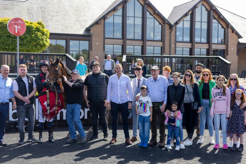 Longford jockey Eoin Kelly steers 'Vale Of Glory' to Punchestown victory 