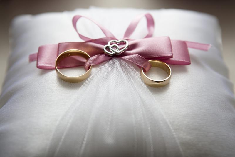 Local couple exchange wedding vows at Longford church 